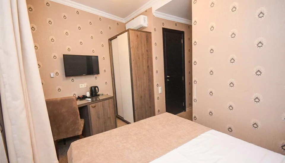 هتل اولد گاردن باتومی